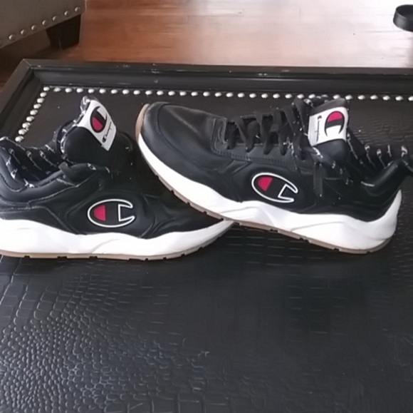 Champions shoes - Picture 2 of 2